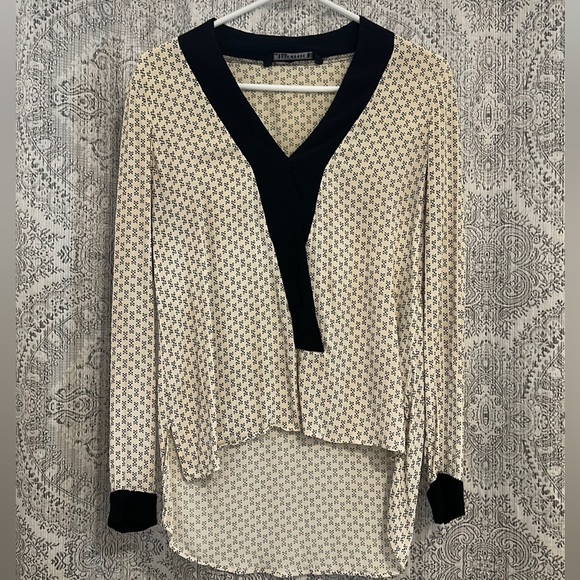 Zara blouse-black trim at neck and wrists. Unique checkered pattern 🖤🤍 - Picture 1 of 4